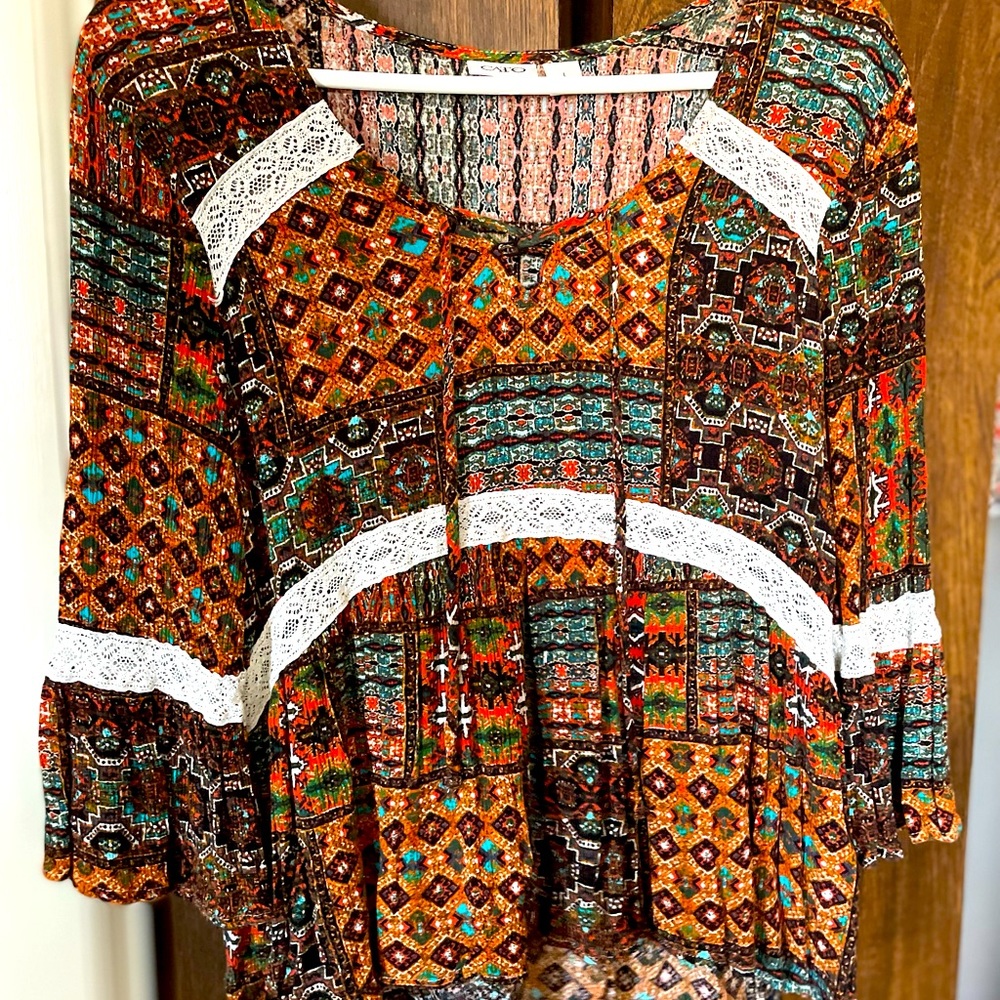 022 Beautiful light top